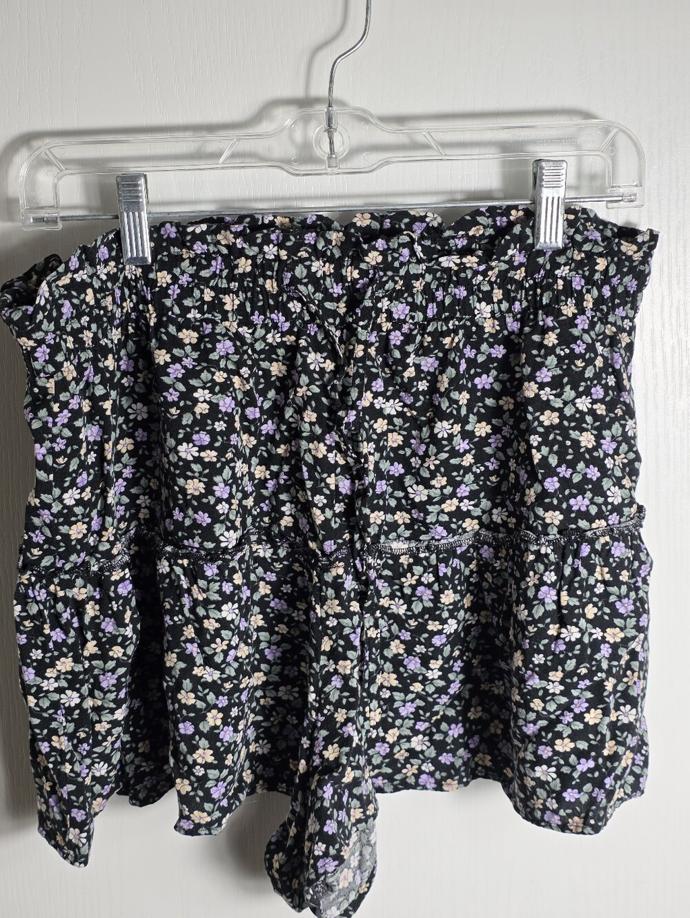 Aeropostale Floral Flowy Ruffled Shorts Size Large Black